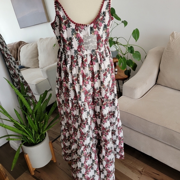 SOLD Kate Quinn Maxi Dress - Picture 3 of 10